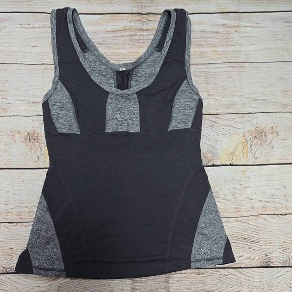 EUC lululemon athletica Black and Gray Tank Top - Picture 4 of 5